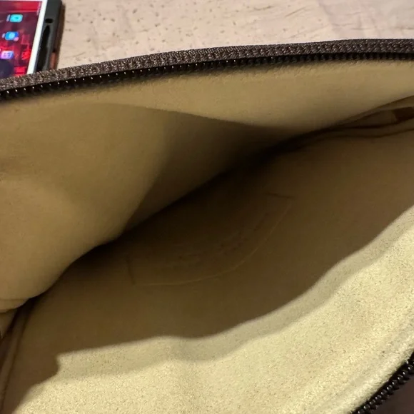 Michael Kors Gray and Gold Ipad/Tablet case - Picture 4 of 4